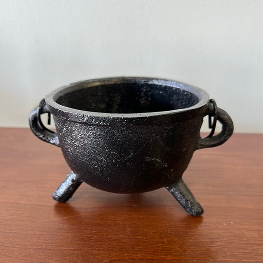 Cast Iron 4.5in Cauldron