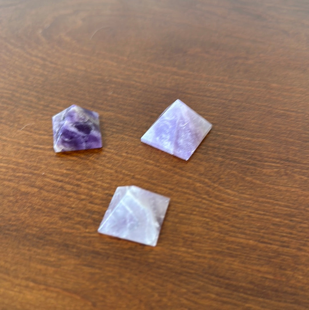 Amethyst Sm Pyramid