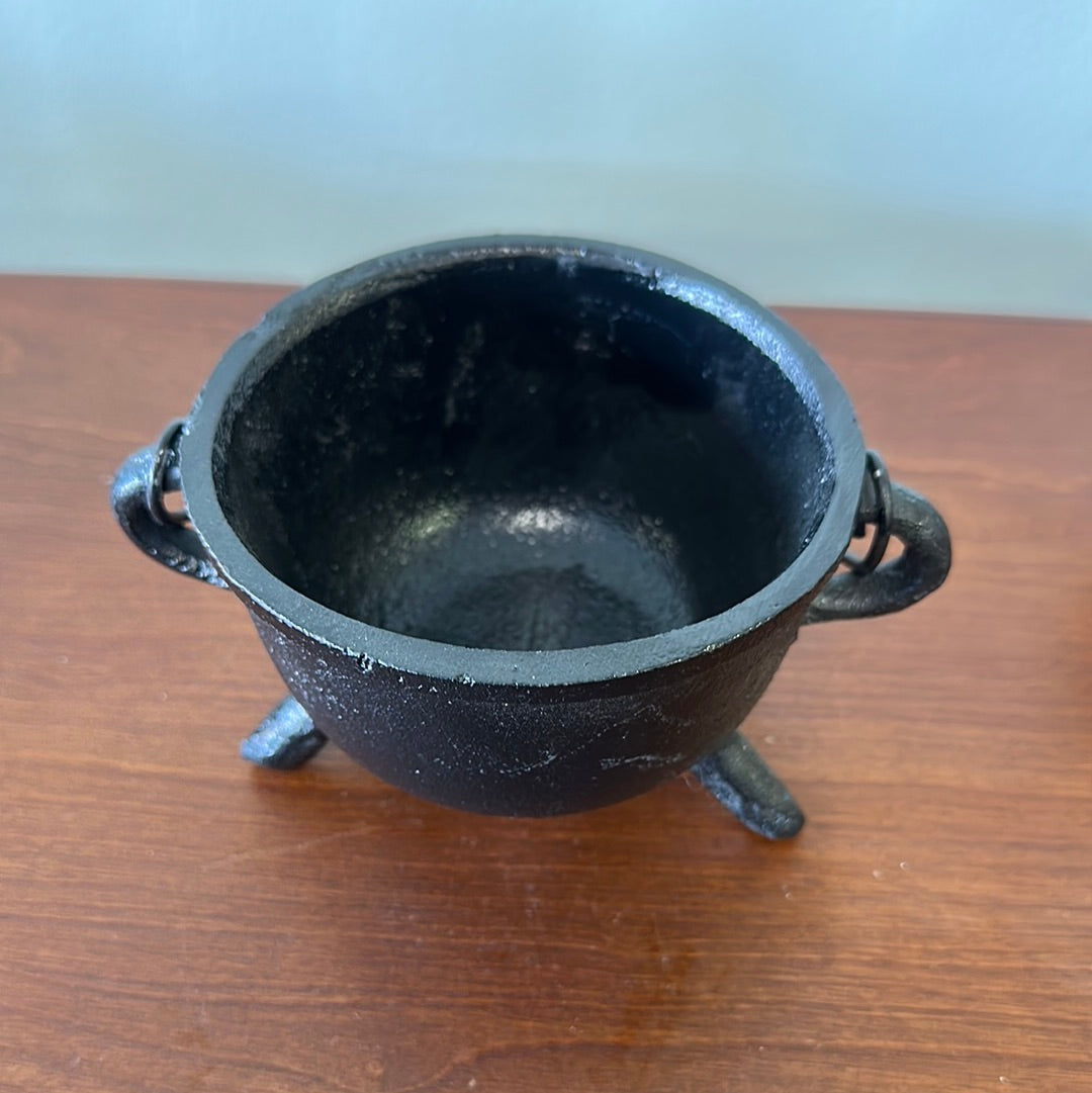 Cast Iron 4.5in Cauldron