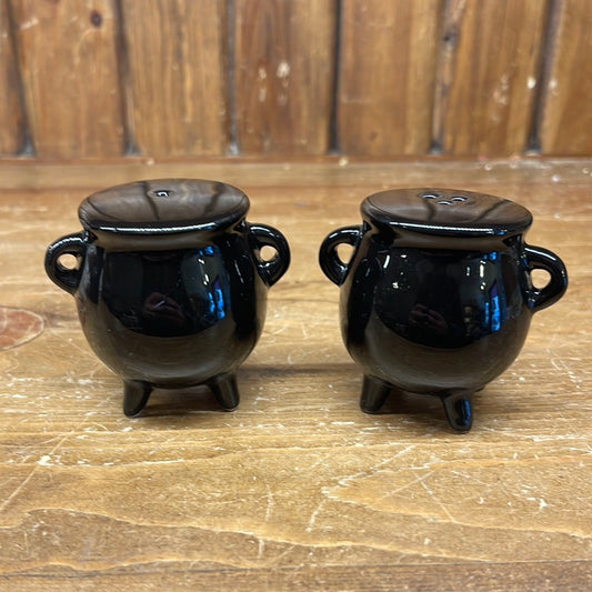 Cauldron Salt And Pepper Shaker Set