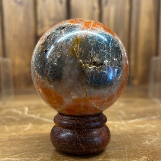 Sunstone And Apatite Med Sphere